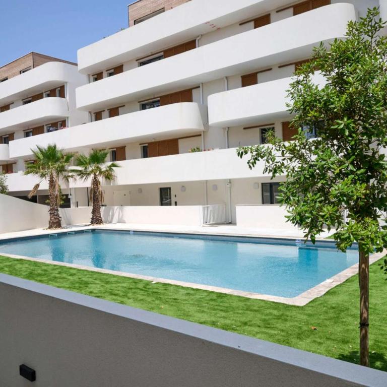 T2 with Terrace & Pool 300m from the Beach - Apartment - 1
