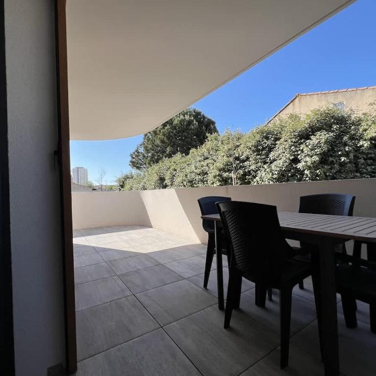 T2 with Terrace & Pool 300m from the Beach - Apartment - 2