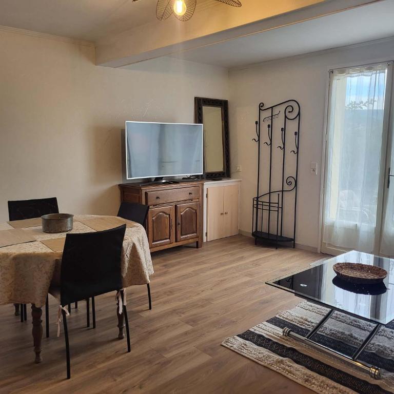 Cozy Apartment in Millau Private Terrace Pouncho - Appartement - 6