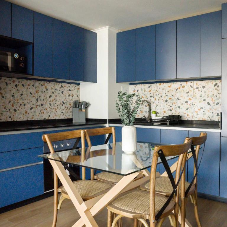 Stylish 2BR Getaway for 5 in Las Condes Oasis - Apartment - 8