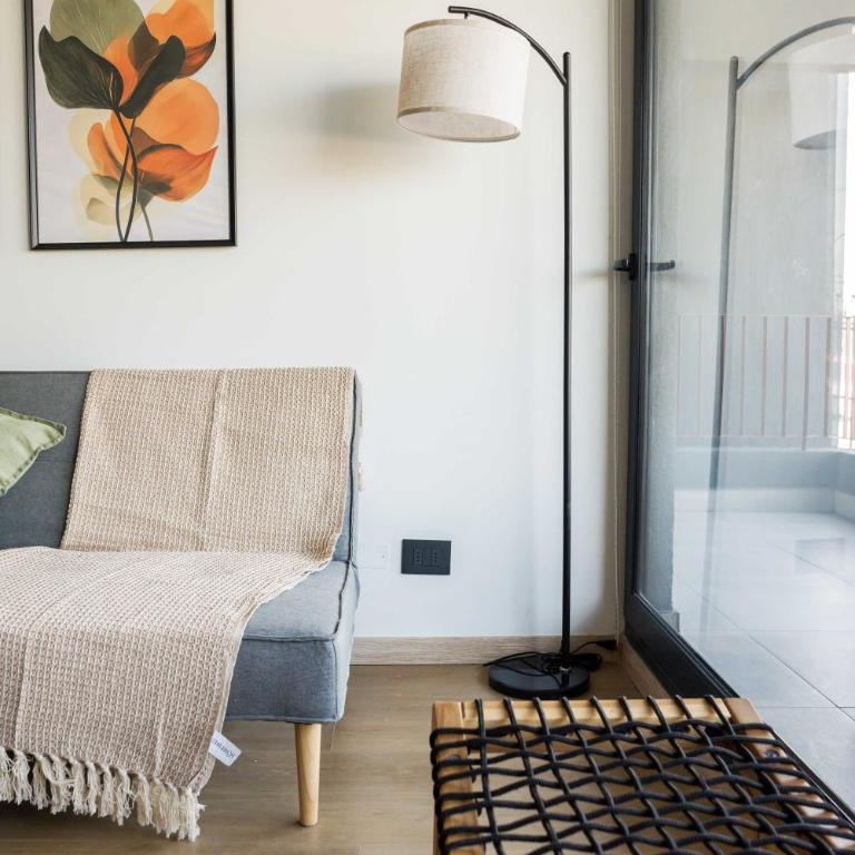 Stylish 2BR Getaway for 5 in Las Condes Oasis - Apartment - 11