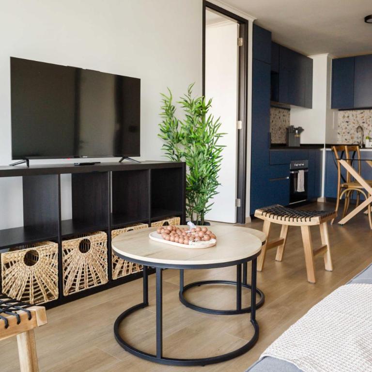 Stylish 2BR Getaway for 5 in Las Condes Oasis - Apartment - 13