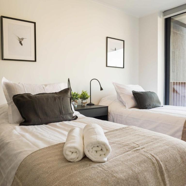Stylish 2BR Getaway for 5 in Las Condes Oasis - Apartment - 21