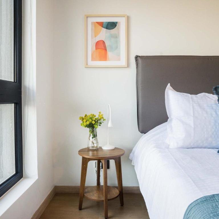 Stylish 2BR Getaway for 5 in Las Condes Oasis - Apartment - 22