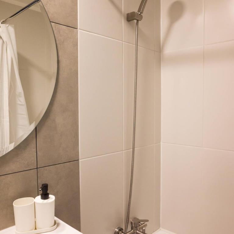 Stylish 2BR Getaway for 5 in Las Condes Oasis - Apartment - 27