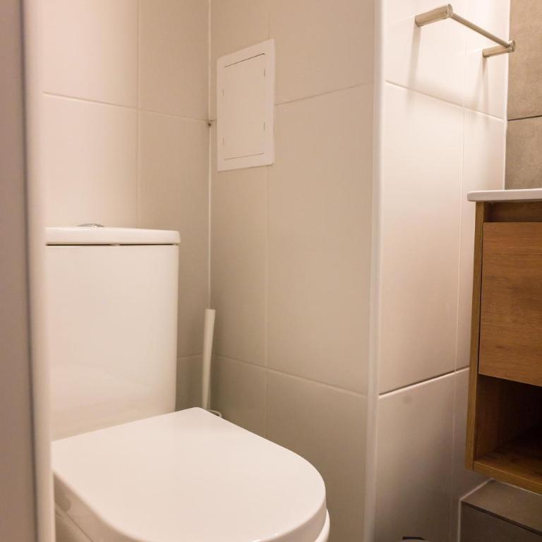 Stylish 2BR Getaway for 5 in Las Condes Oasis - Apartment - 31