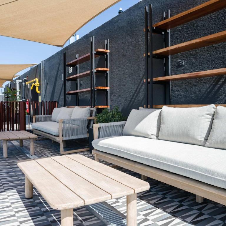 Stylish 2BR Getaway for 5 in Las Condes Oasis - Apartment - 49