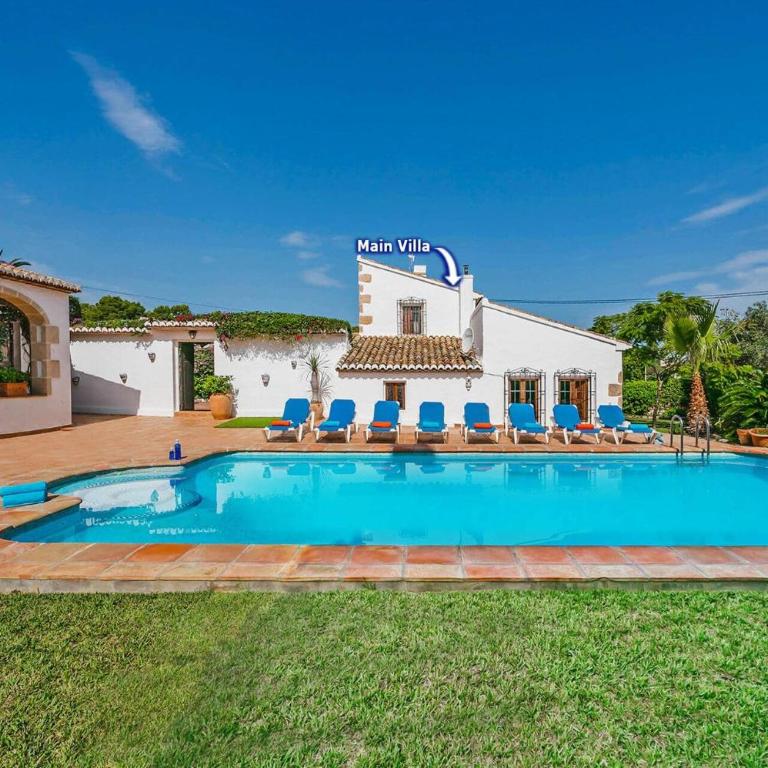 Villa Juniper by Villa Plus - Villa - 13
