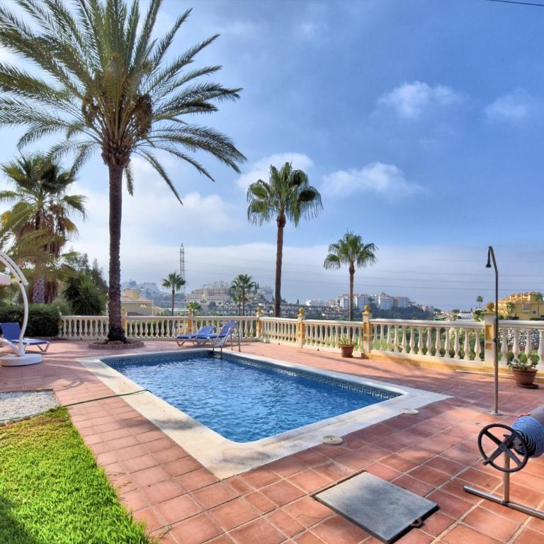 Charming villa with private pool in Mijas Costa - Villa con piscina privada - 2