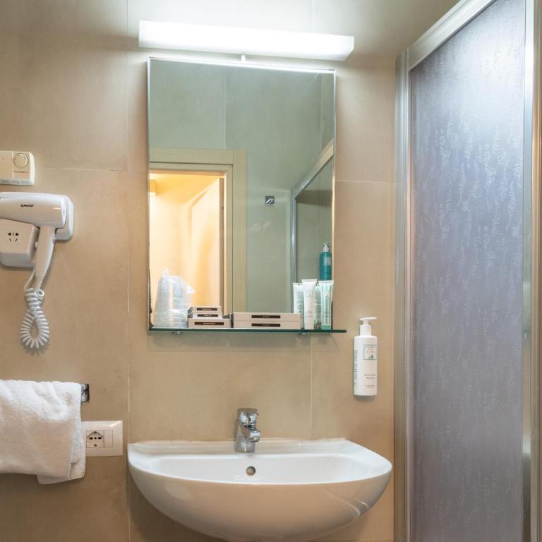 Albergo Firenze - Camera Quadrupla Superior - 6