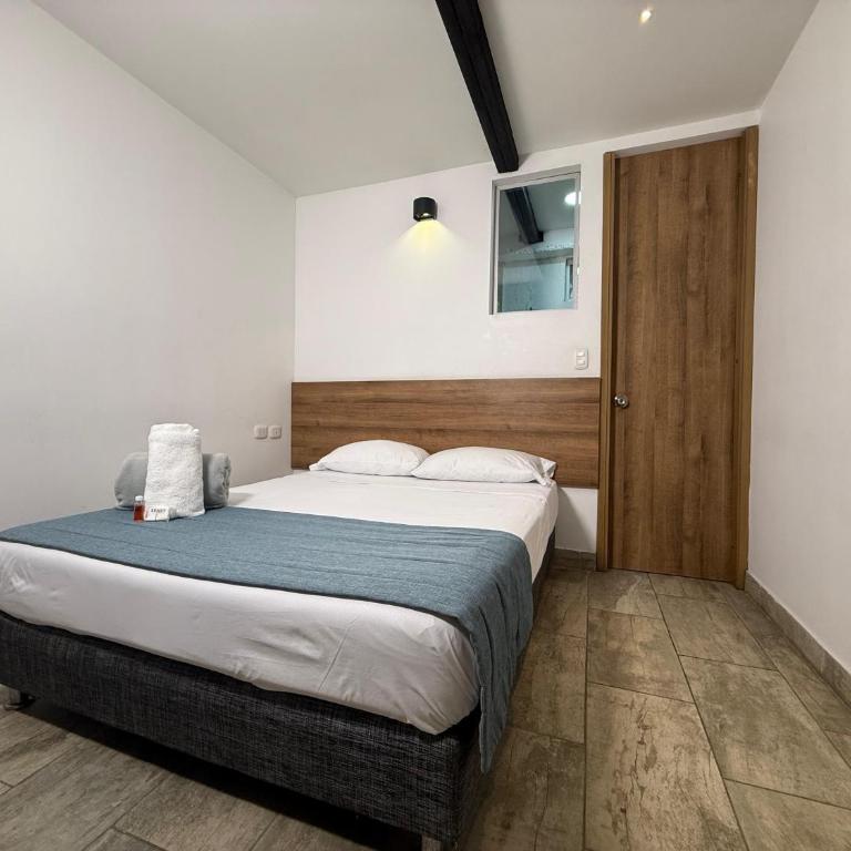 Carriqui Garden Hotel - Economy Double Room - 11