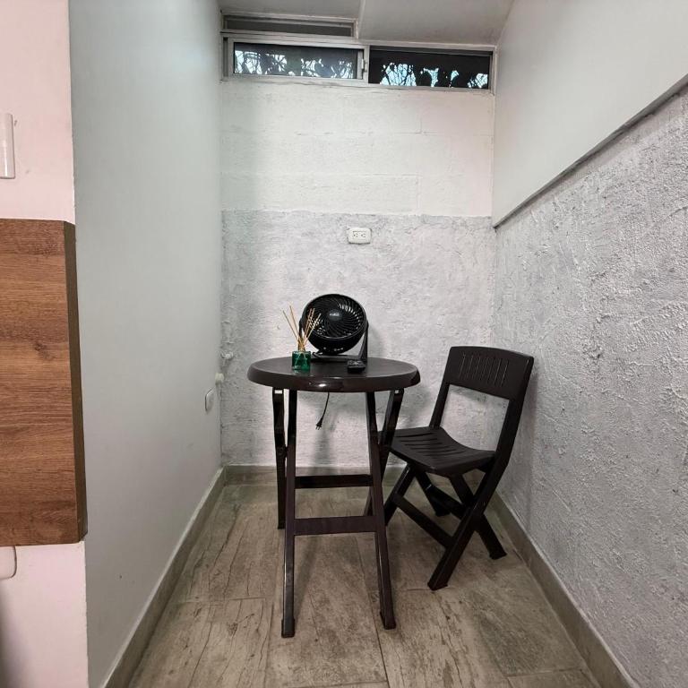 Carriqui Garden Hotel - Economy Double Room - 4