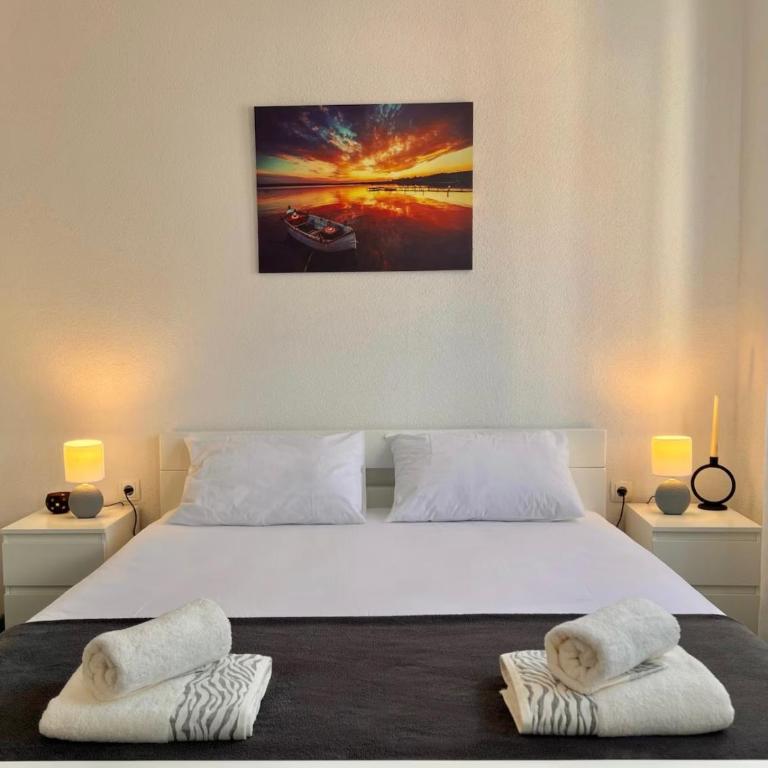 Central Apartments HOME - One-Bedroom Apartment - 1