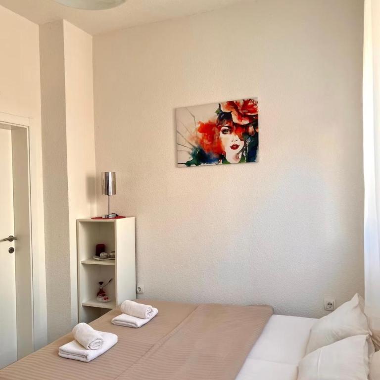 Central Apartments HOME - One-Bedroom Apartment - 3