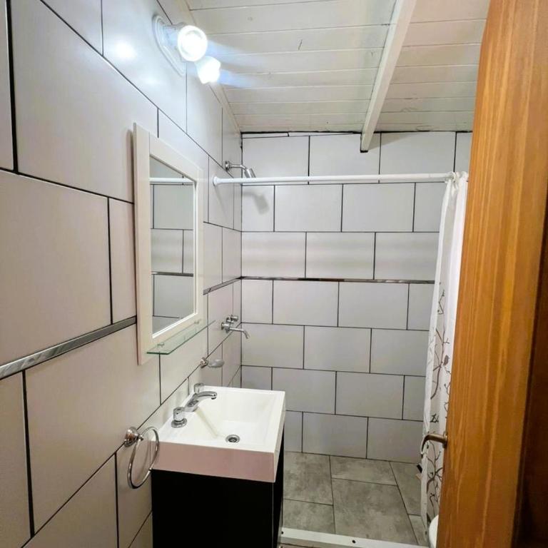 Rustik Palace - One-Bedroom Chalet - 7