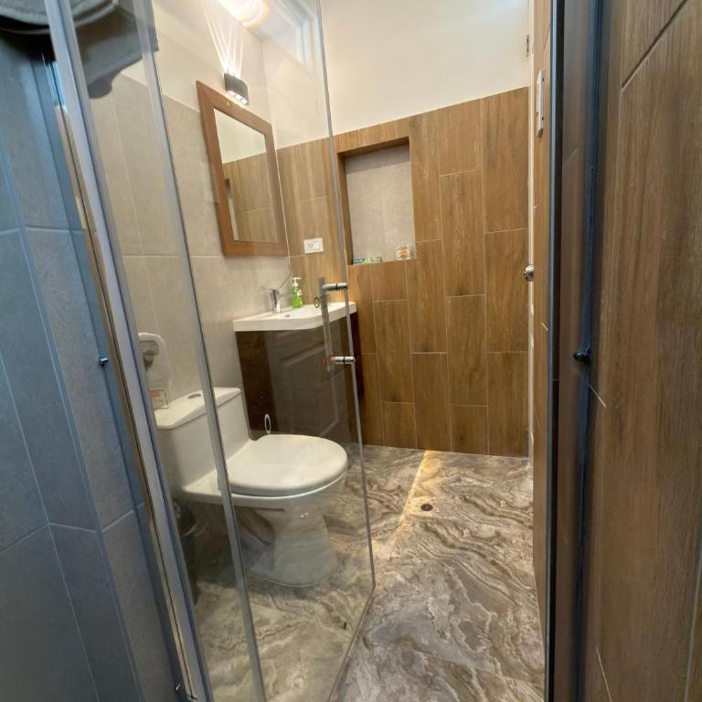 Moose Andino - Three-Bedroom Apartment Suite - 12
