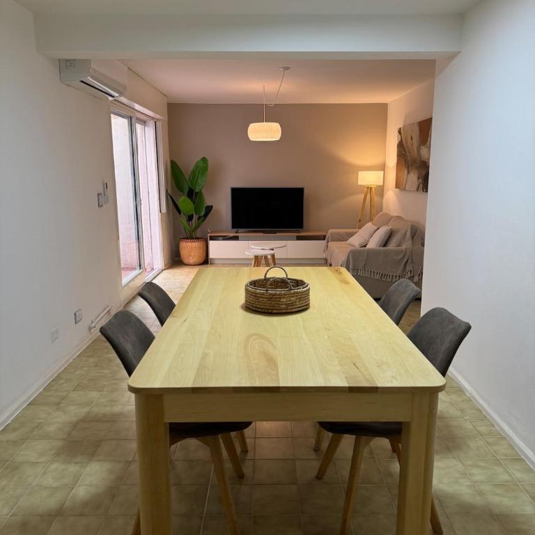 Dpto, 2 dormitorios con patio, Silencioso, Céntrico, COCHERA - Apartamento - 4