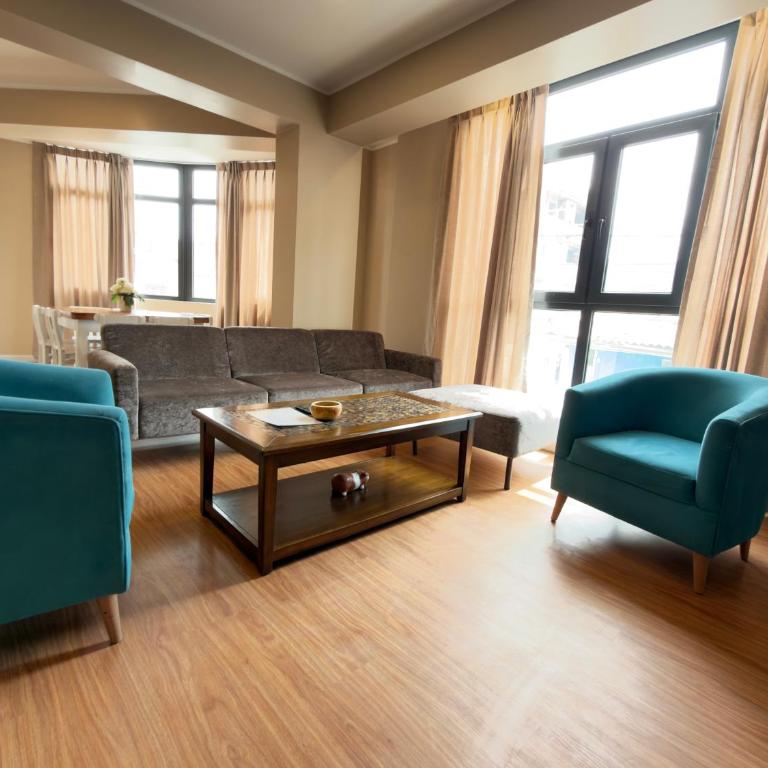 Moose Andino - Three-Bedroom Apartment Suite - 1