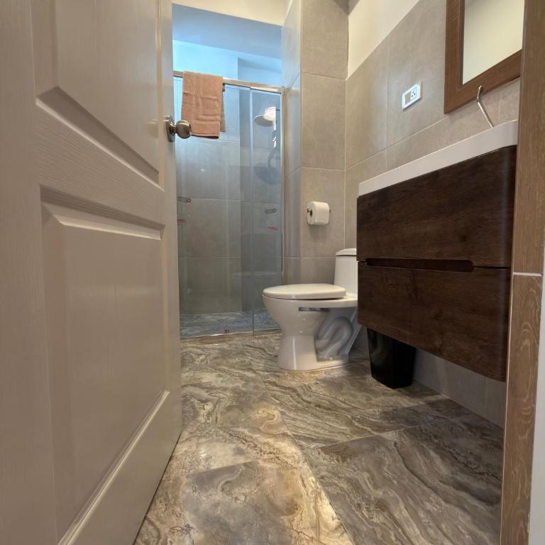 Moose Andino - Three-Bedroom Apartment Suite - 32