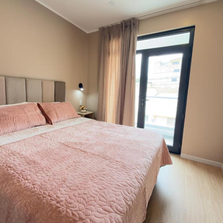 Moose Andino - Three-Bedroom Apartment Suite - 33