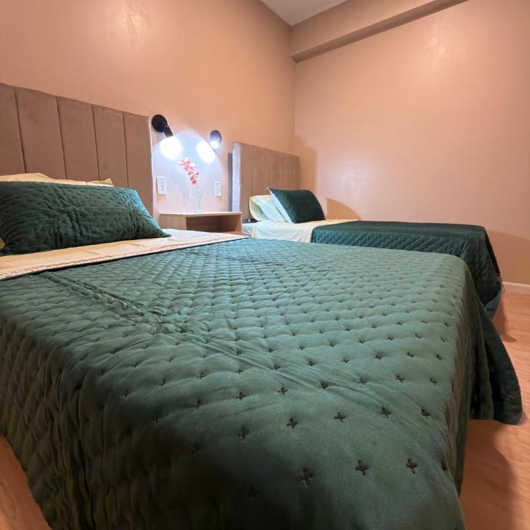Moose Andino - Three-Bedroom Apartment Suite - 2