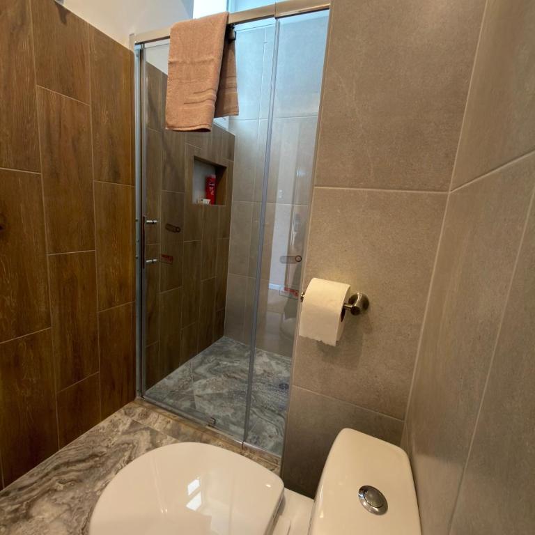 Moose Andino - Three-Bedroom Apartment Suite - 36