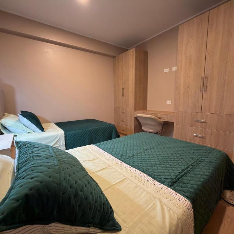 Moose Andino - Three-Bedroom Apartment Suite - 39