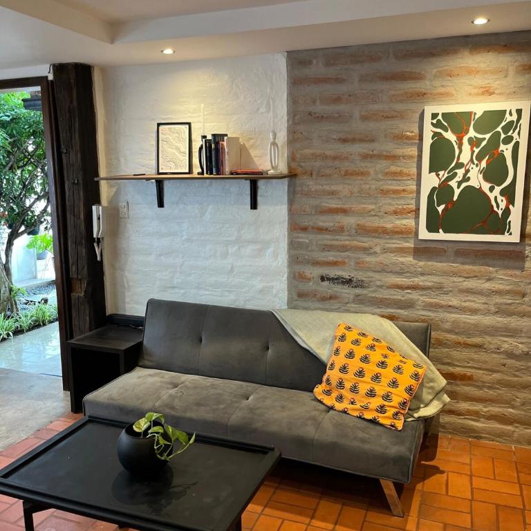Inca Haus Modern Apartment with Garden Access - One-Bedroom Apartment - 1
