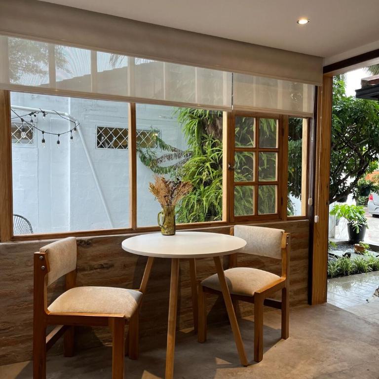 Inca Haus Modern Apartment with Garden Access - One-Bedroom Apartment - 7
