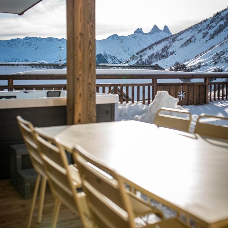 Appartement Haut de Gamme neuf avec terrasse de 60m2 plein sud avec Jacuzzi - 8 personnes - App 101 - Appartement 3 Chambres Premium avec Balcon - 13