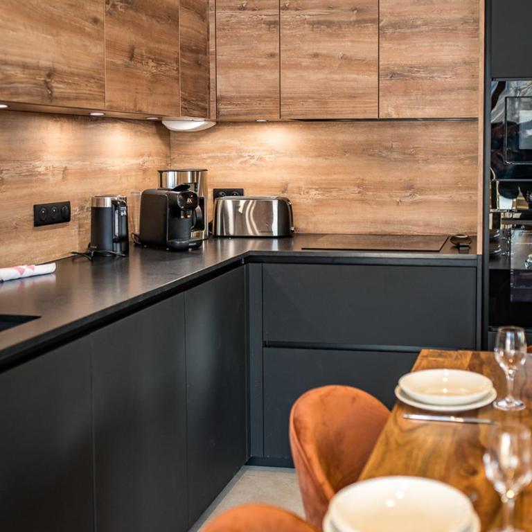 Appartement Haut de Gamme neuf avec terrasse de 60m2 plein sud avec Jacuzzi - 8 personnes - App 101 - Appartement 3 Chambres Premium avec Balcon - 9