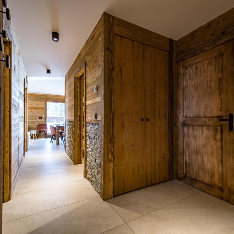Appartement Haut de Gamme neuf avec terrasse de 60m2 plein sud avec Jacuzzi - 8 personnes - App 101 - Appartement 3 Chambres Premium avec Balcon - 22
