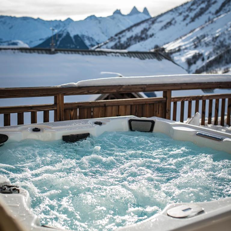 Appartement Haut de Gamme neuf avec terrasse de 60m2 plein sud avec Jacuzzi - 8 personnes - App 101 - Appartement 3 Chambres Premium avec Balcon - 2