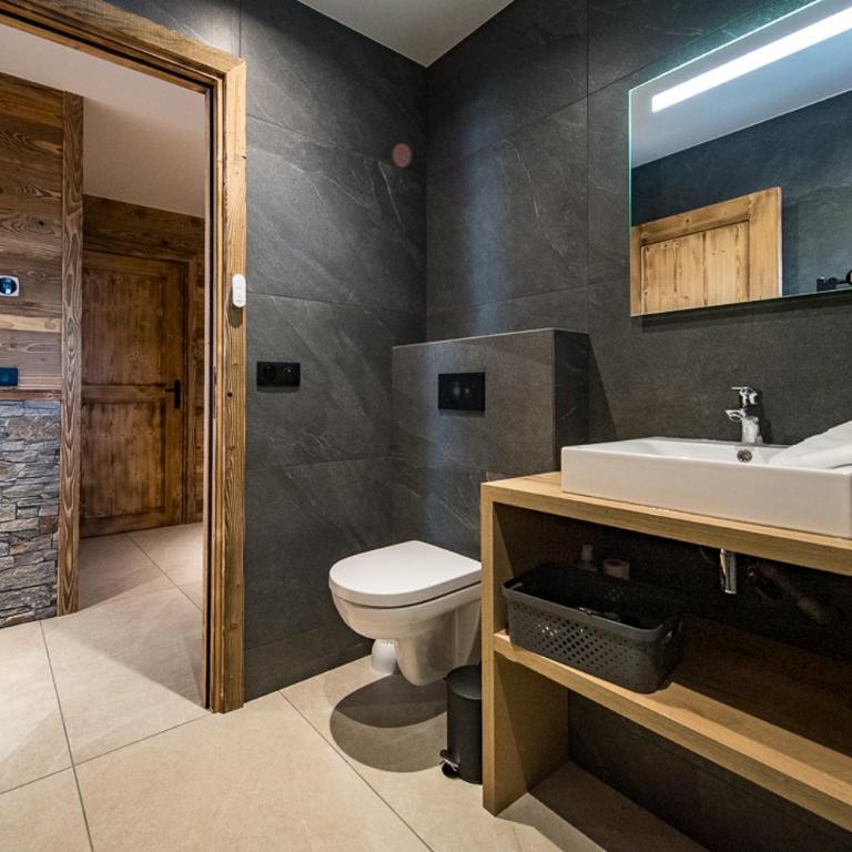 Appartement Haut de Gamme neuf avec terrasse de 60m2 plein sud avec Jacuzzi - 8 personnes - App 101 - Appartement 3 Chambres Premium avec Balcon - 25