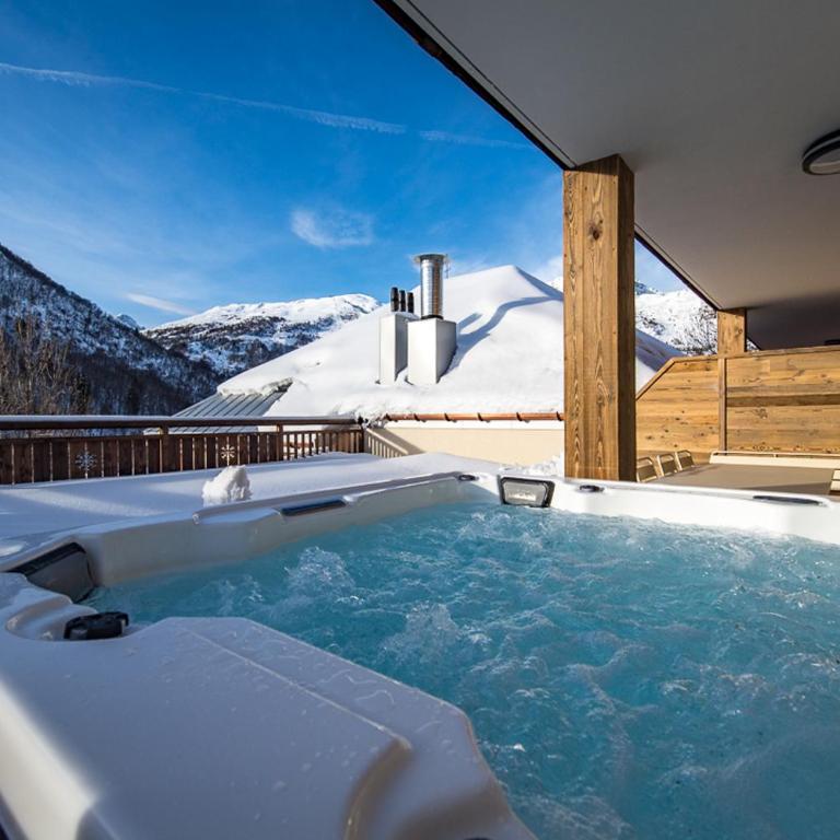 Appartement Haut de Gamme neuf avec terrasse de 60m2 plein sud avec Jacuzzi - 8 personnes - App 101 - Appartement 3 Chambres Premium avec Balcon - 14