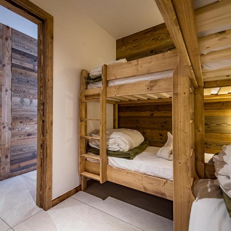 Appartement Haut de Gamme neuf avec terrasse de 60m2 plein sud avec Jacuzzi - 8 personnes - App 101 - Appartement 3 Chambres Premium avec Balcon - 24