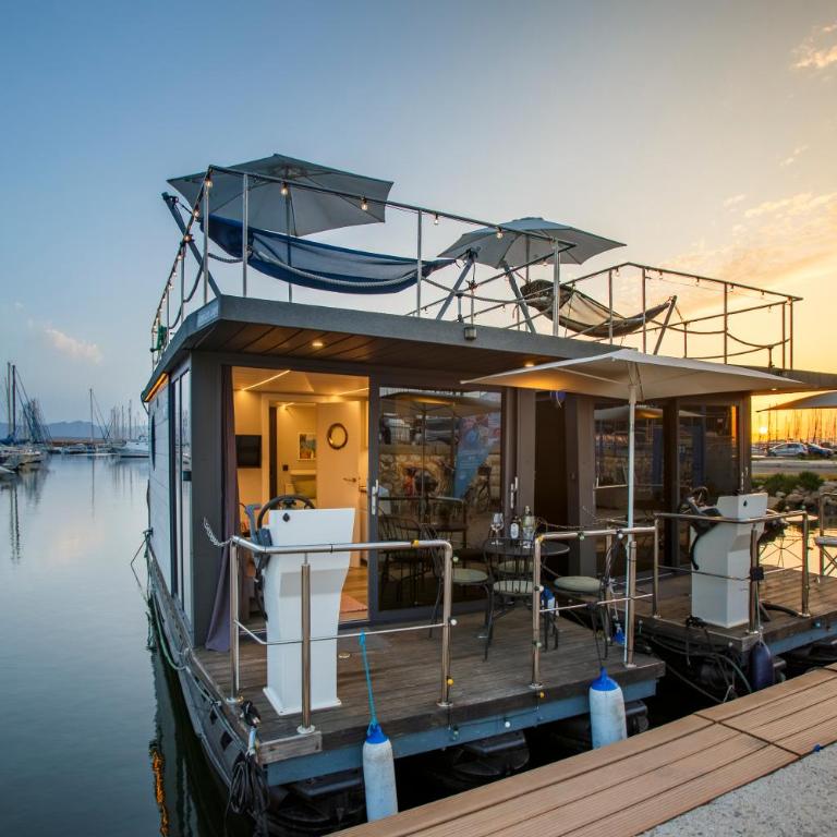 The Homeboat Company Sant'Elmo-Cagliari - Barca con 1 Cabina - 36