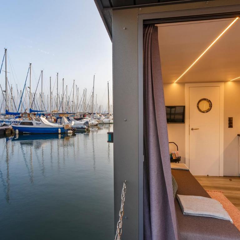 The Homeboat Company Sant'Elmo-Cagliari - Barca con 1 Cabina - 42