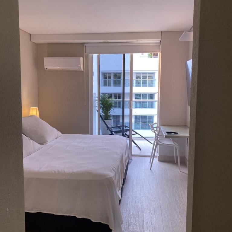 Luxury Ocean View Aparment - Two-Bedroom Apartment with Balcony and Sea View - 15
