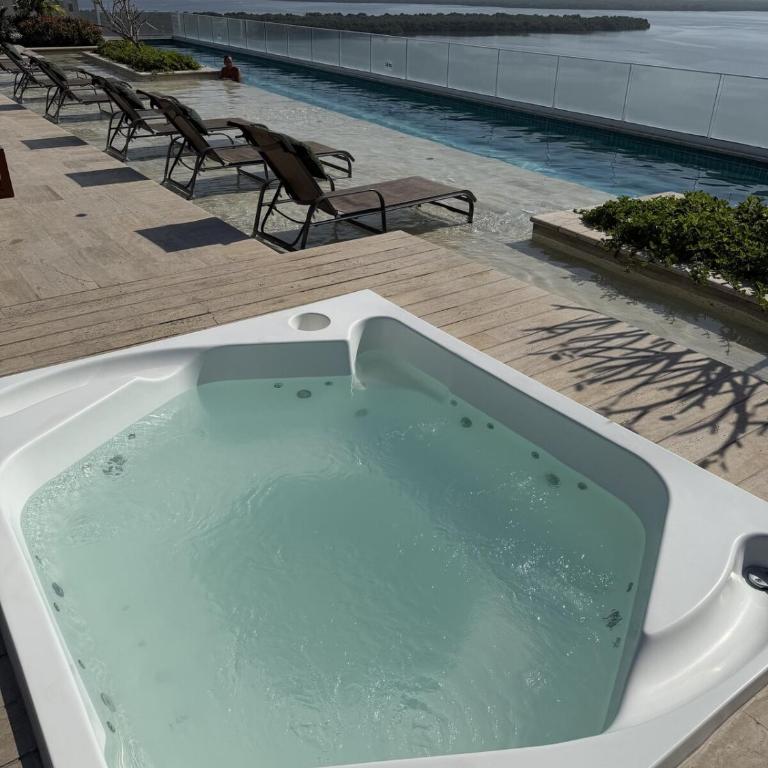 Luxury Ocean View Aparment - Two-Bedroom Apartment with Balcony and Sea View - 30