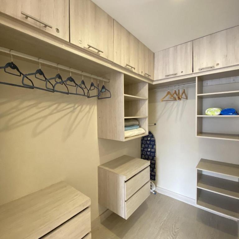 Luxury Ocean View Aparment - Two-Bedroom Apartment with Balcony and Sea View - 13