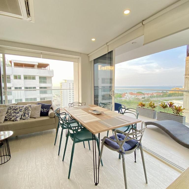 Luxury Ocean View Aparment - Two-Bedroom Apartment with Balcony and Sea View - 1