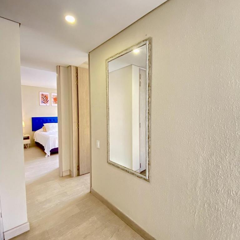 Luxury Ocean View Aparment - Two-Bedroom Apartment with Balcony and Sea View - 10