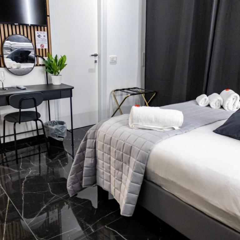 Salandra Suite- Bari Policlinico - Deluxe King Room - 10