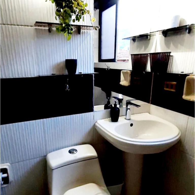 A centrally located apartment - Room #1584327601 - 22