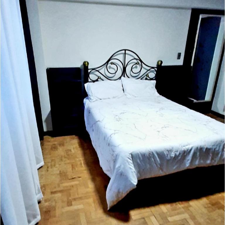 A centrally located apartment - Room #1584327601 - 25