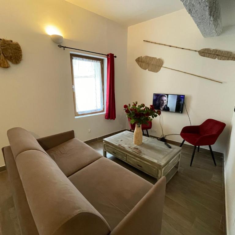 Location grand studio centre ville Isle sur la sorgue - One-Bedroom Apartment - 3