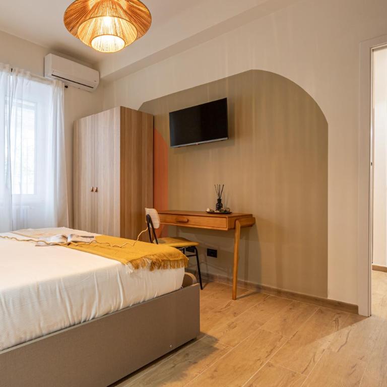 YCH-Ambra Apartments a San Giovanni - Camera Tripla - 13