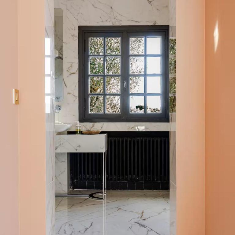 Villa, piscine et vue mer exceptionnelle à Nice - Maison 4 Chambres - 72