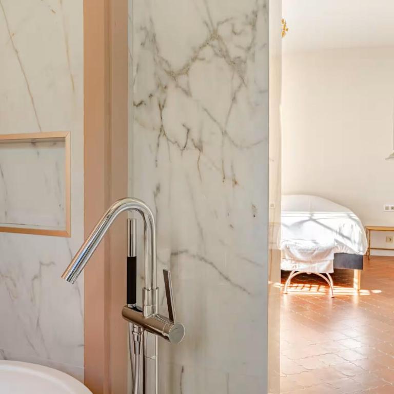 Villa, piscine et vue mer exceptionnelle à Nice - Maison 4 Chambres - 73